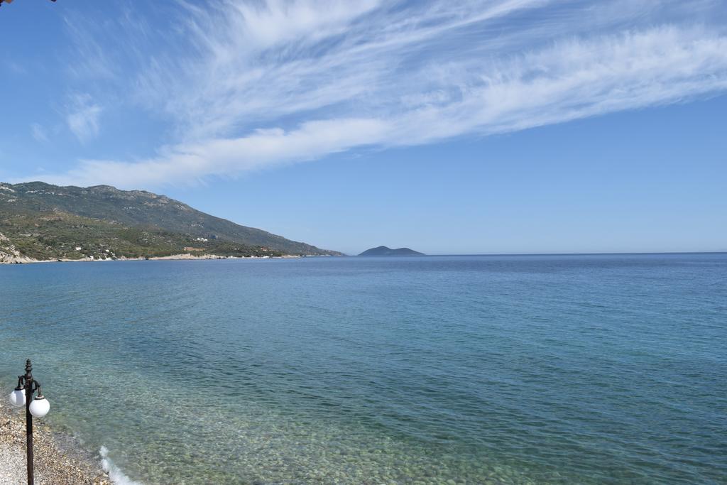 Amfilissos Hotel Koumeika Bagian luar foto